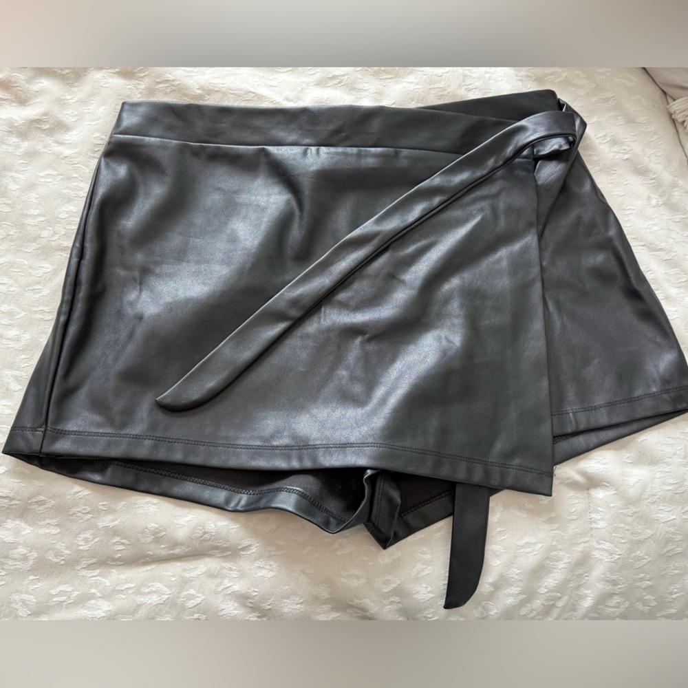 Fashion Nova Charcoal Faux Leather Skort